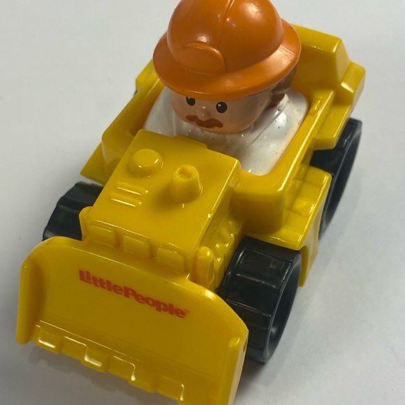 Vintage Fisher Price lot of 7 Little People Wheelies Race Car & more - Picture 2 of 8